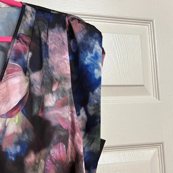 White House Black Market Multicolor Floral V-Neck silky Blouse - Picture 8 of 11